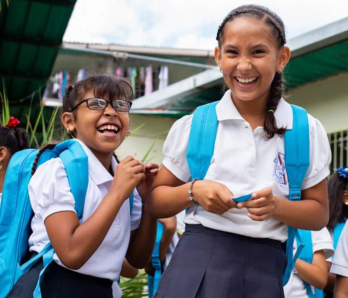Niñas sonriendo